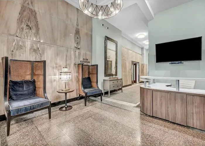 Heart Of Dt On Playhouse Square With Heated Pool- 210