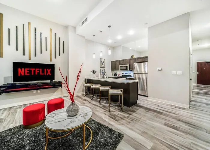 Heart Of Dt On Playhouse Square With Heated Pool- 210
