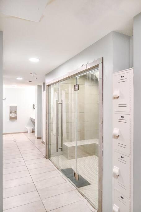 Heart Of Dt On Playhouse Square With Heated Pool- 210