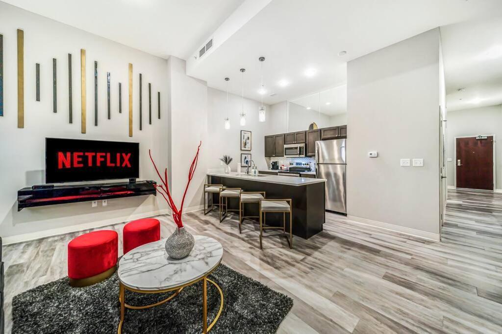 Heart Of Dt On Playhouse Square With Heated Pool- 210 * Cleveland