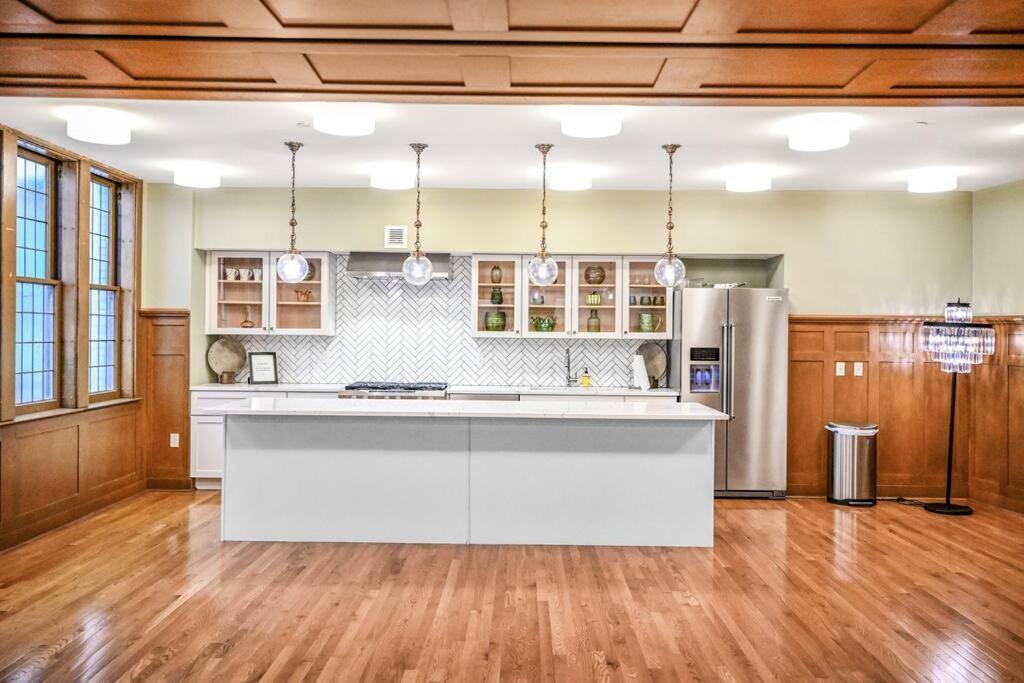 Heart Of Dt On Playhouse Square With Heated Pool- 210 Apartment Cleveland