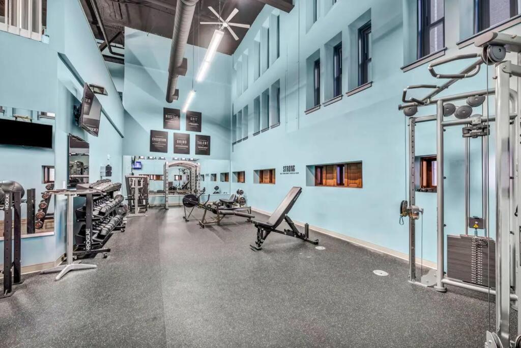 Heart Of Dt On Playhouse Square With Heated Pool- 210