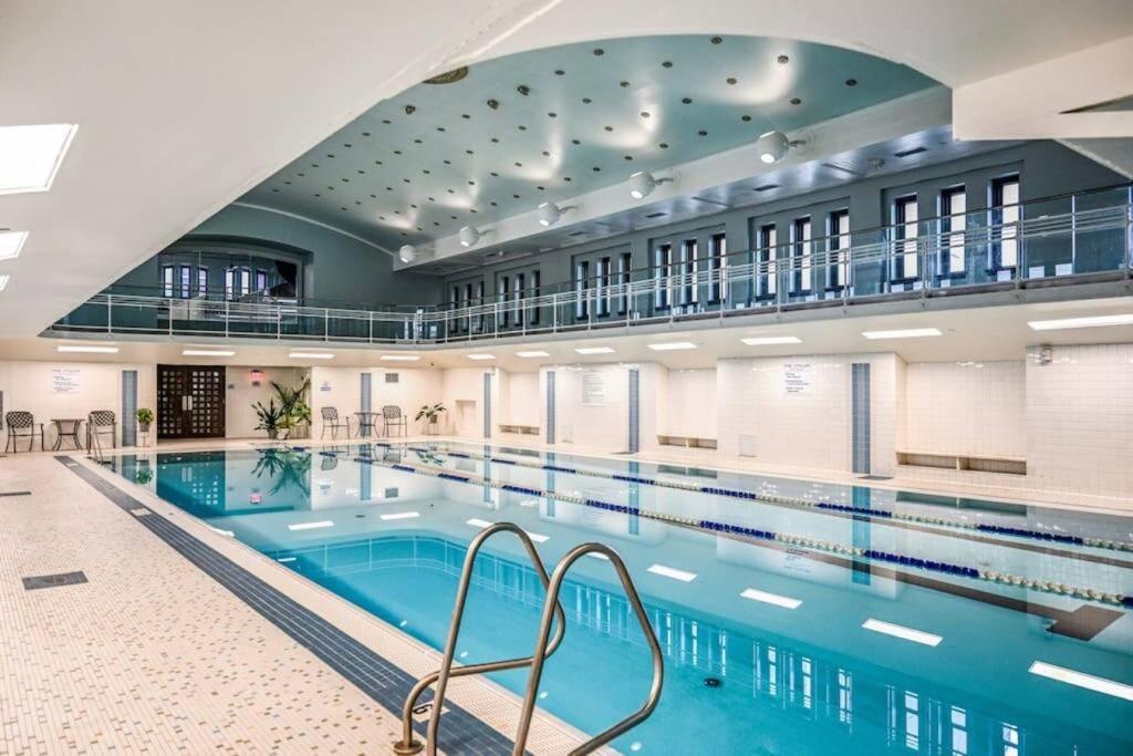 Heart Of Dt On Playhouse Square With Heated Pool- 210 *