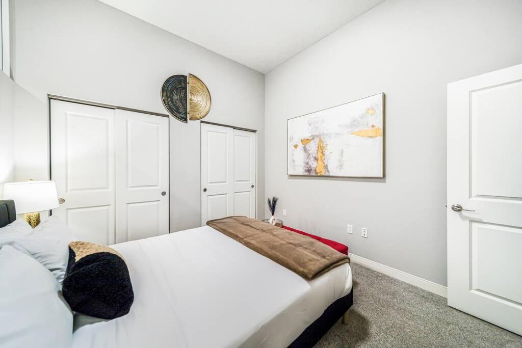 Heart Of Dt On Playhouse Square With Heated Pool- 210 Cleveland
