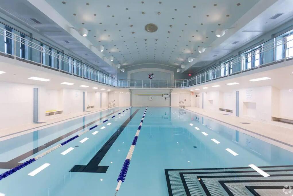 Heart Of Dt On Playhouse Square With Heated Pool- 210