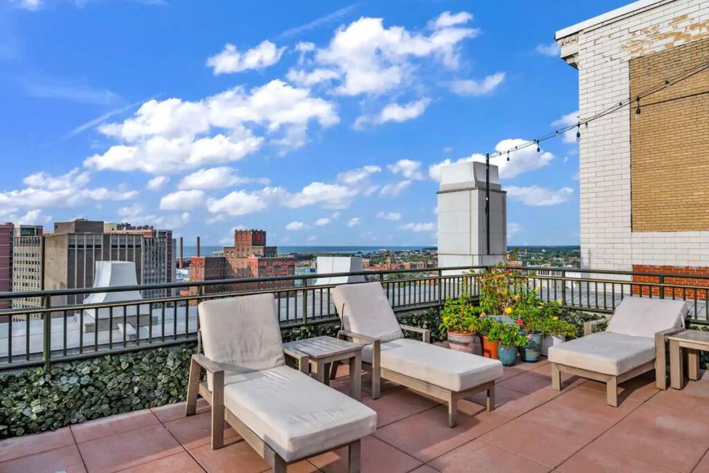 Apartment Heart Of Dt On Playhouse Square With Heated Pool- 210 *