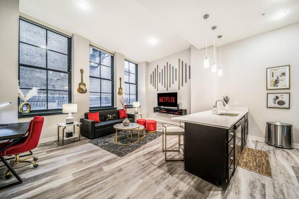Heart Of Dt On Playhouse Square With Heated Pool- 210 Apartment *